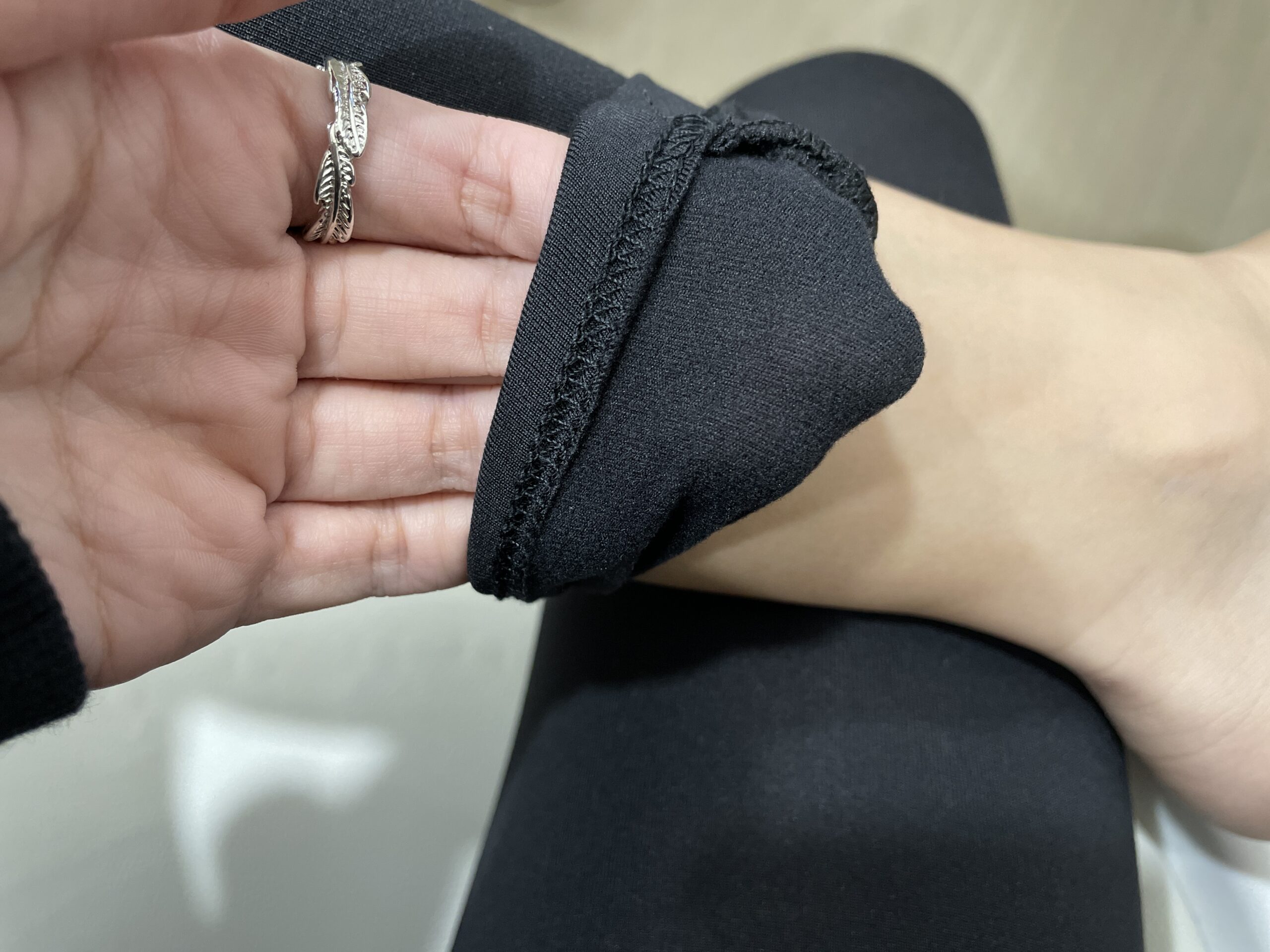 wiwi發熱褲材質台灣製造發熱衣推薦 - 說說穿搭