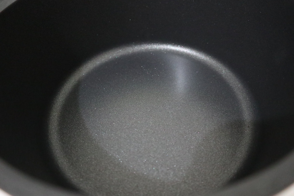 貝卡BEKA黑鑽陶瓷單柄附蓋湯鍋不沾鍋塗層