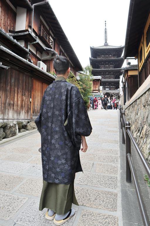 京都法觀寺男生和服照片